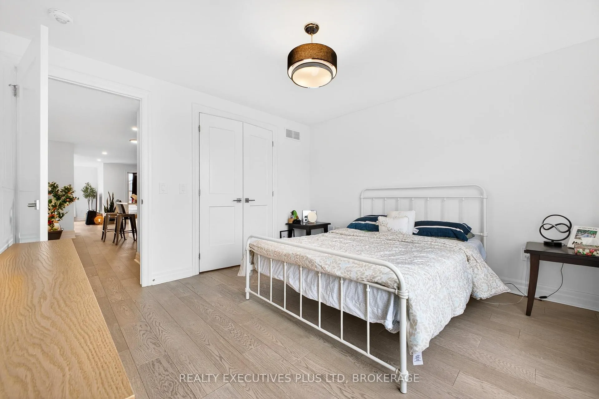 Photo 23 of 7446 Parkside Road, Niagara Falls, Brown — HOMEH