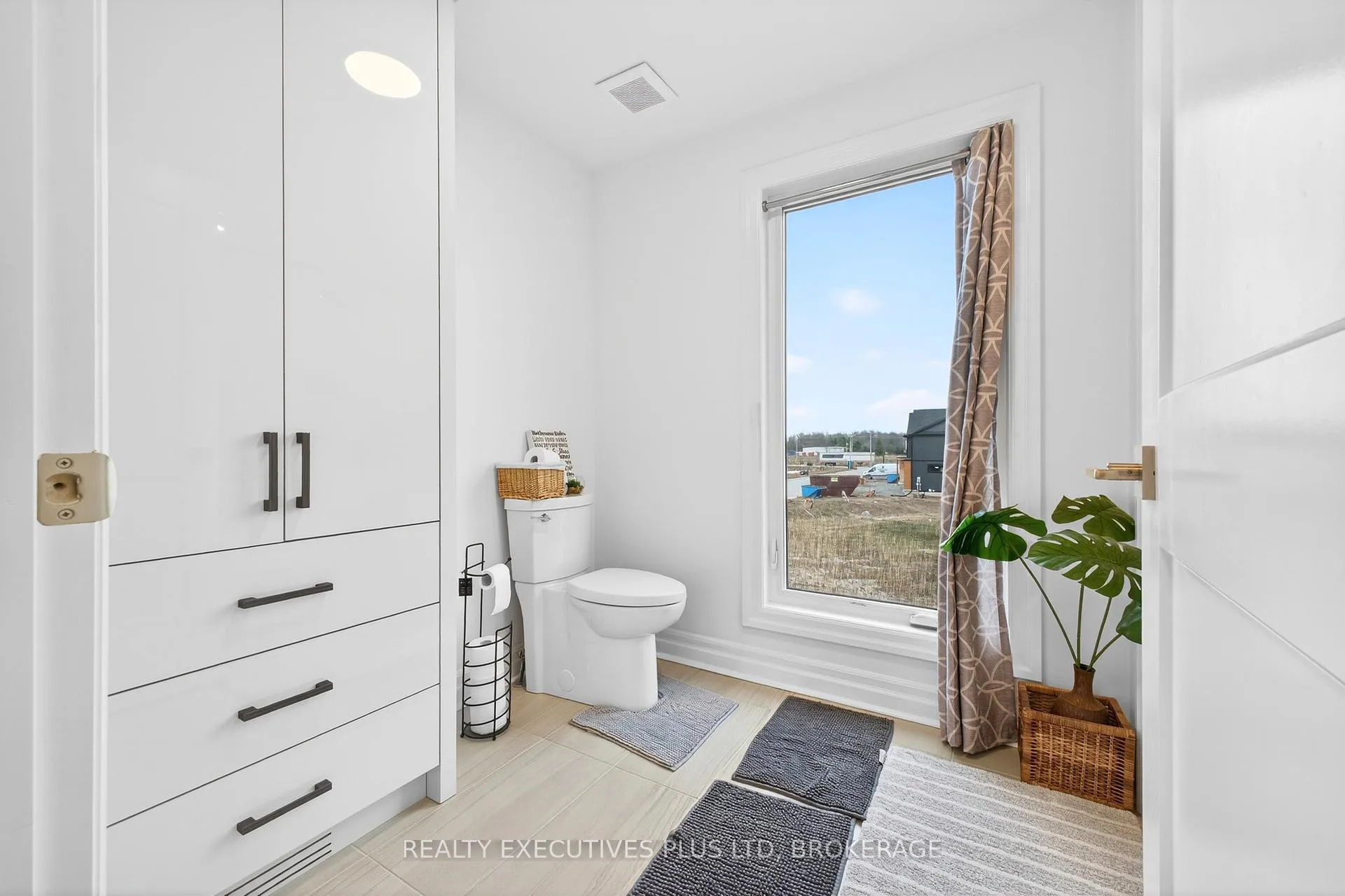 Photo 25 of 7446 Parkside Road, Niagara Falls, Brown — HOMEH