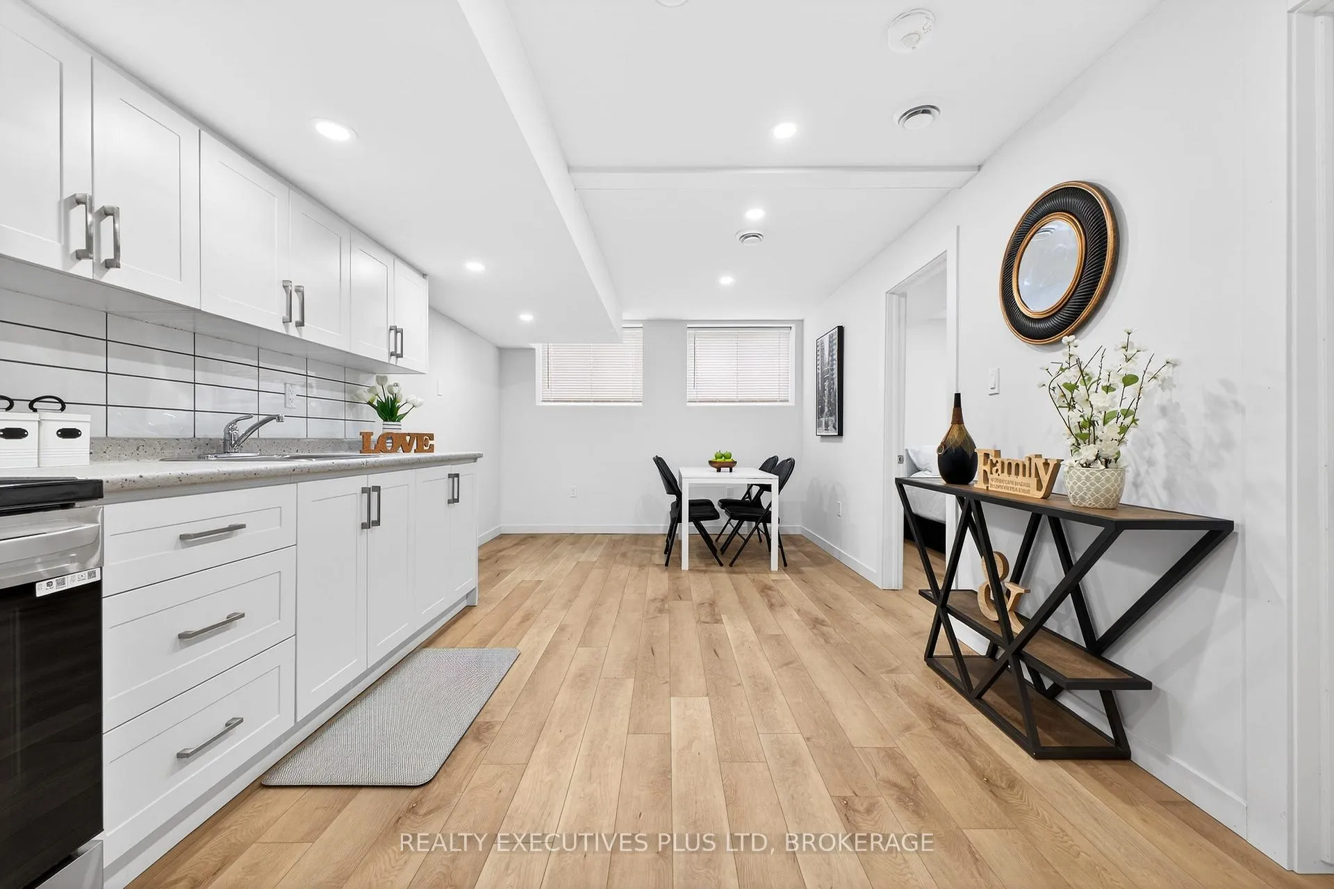 Photo 31 of 7446 Parkside Road, Niagara Falls, Brown — HOMEH