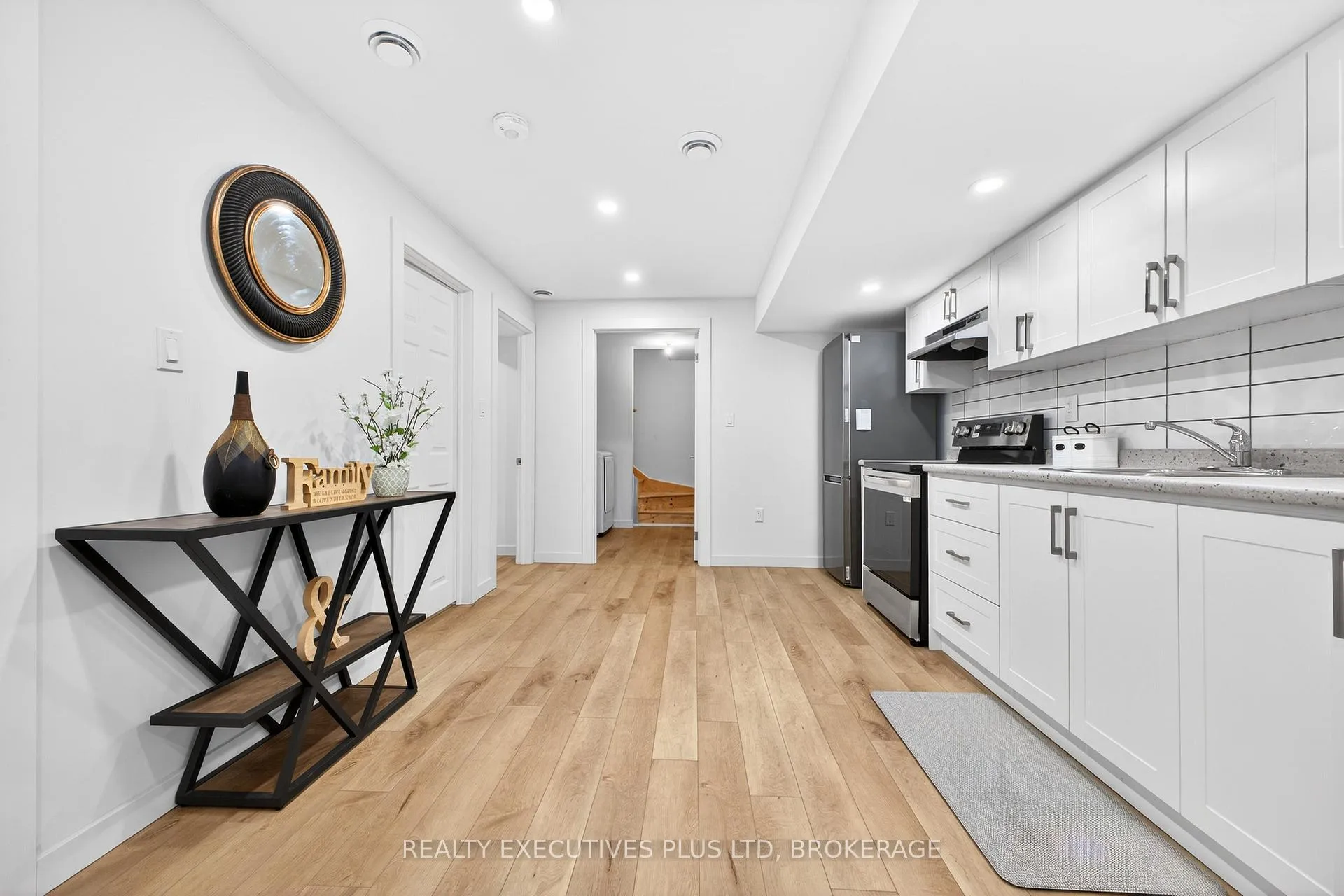 Photo 32 of 7446 Parkside Road, Niagara Falls, Brown — HOMEH