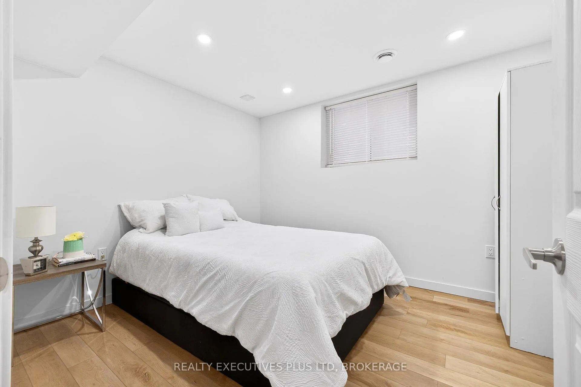 Photo 33 of 7446 Parkside Road, Niagara Falls, Brown — HOMEH