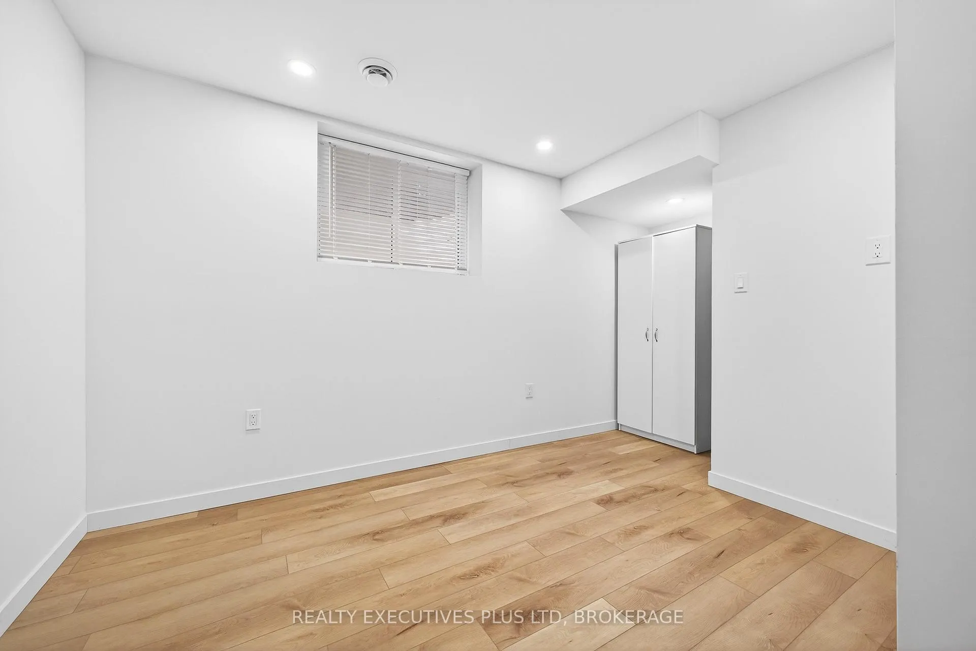 Photo 34 of 7446 Parkside Road, Niagara Falls, Brown — HOMEH