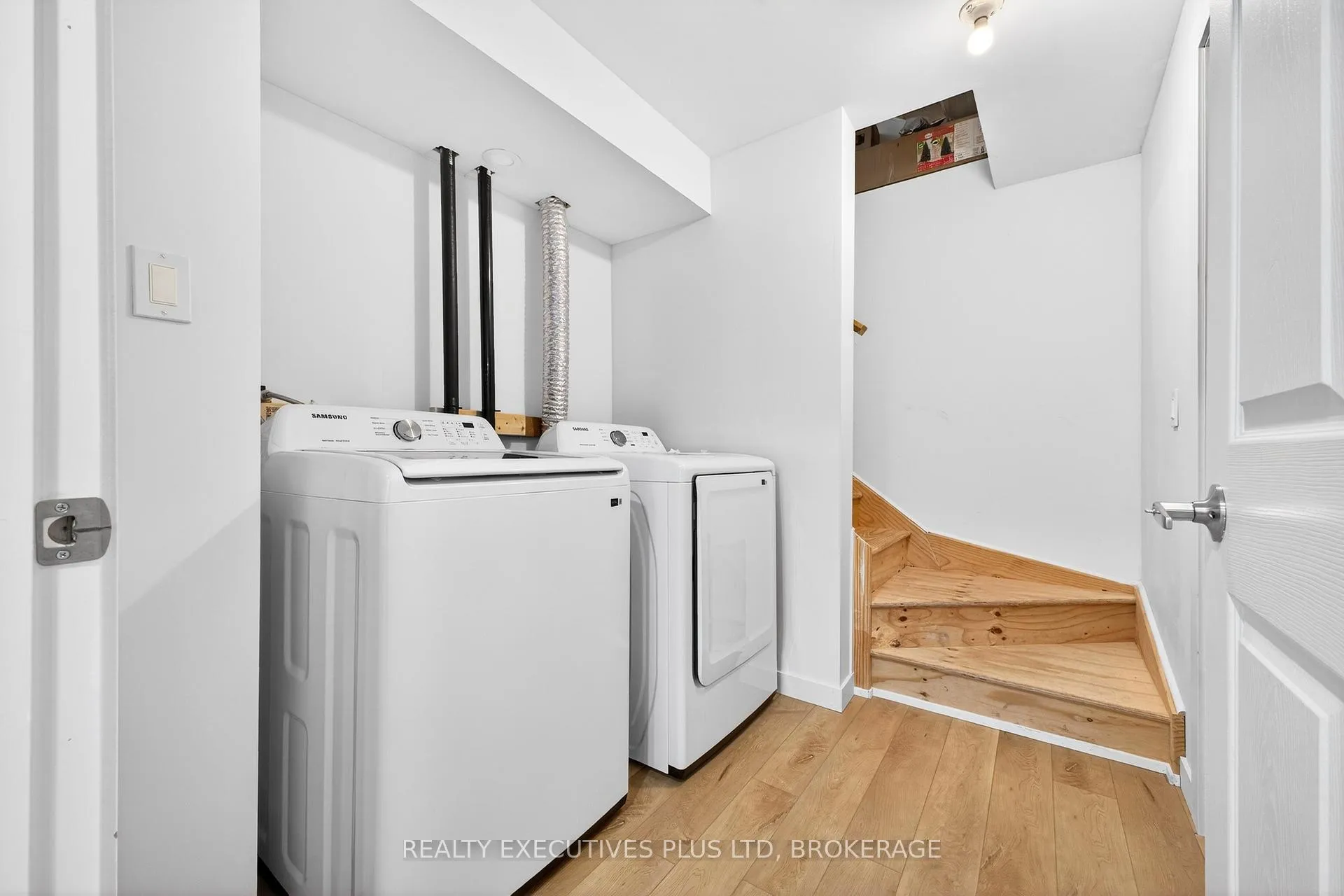 Photo 36 of 7446 Parkside Road, Niagara Falls, Brown — HOMEH