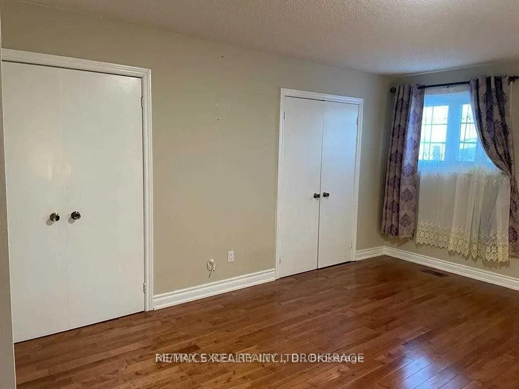 Photo 8 of Unit Upper, 102 Galbraith Crescent, Markham, Milliken Mills East — HOMEH