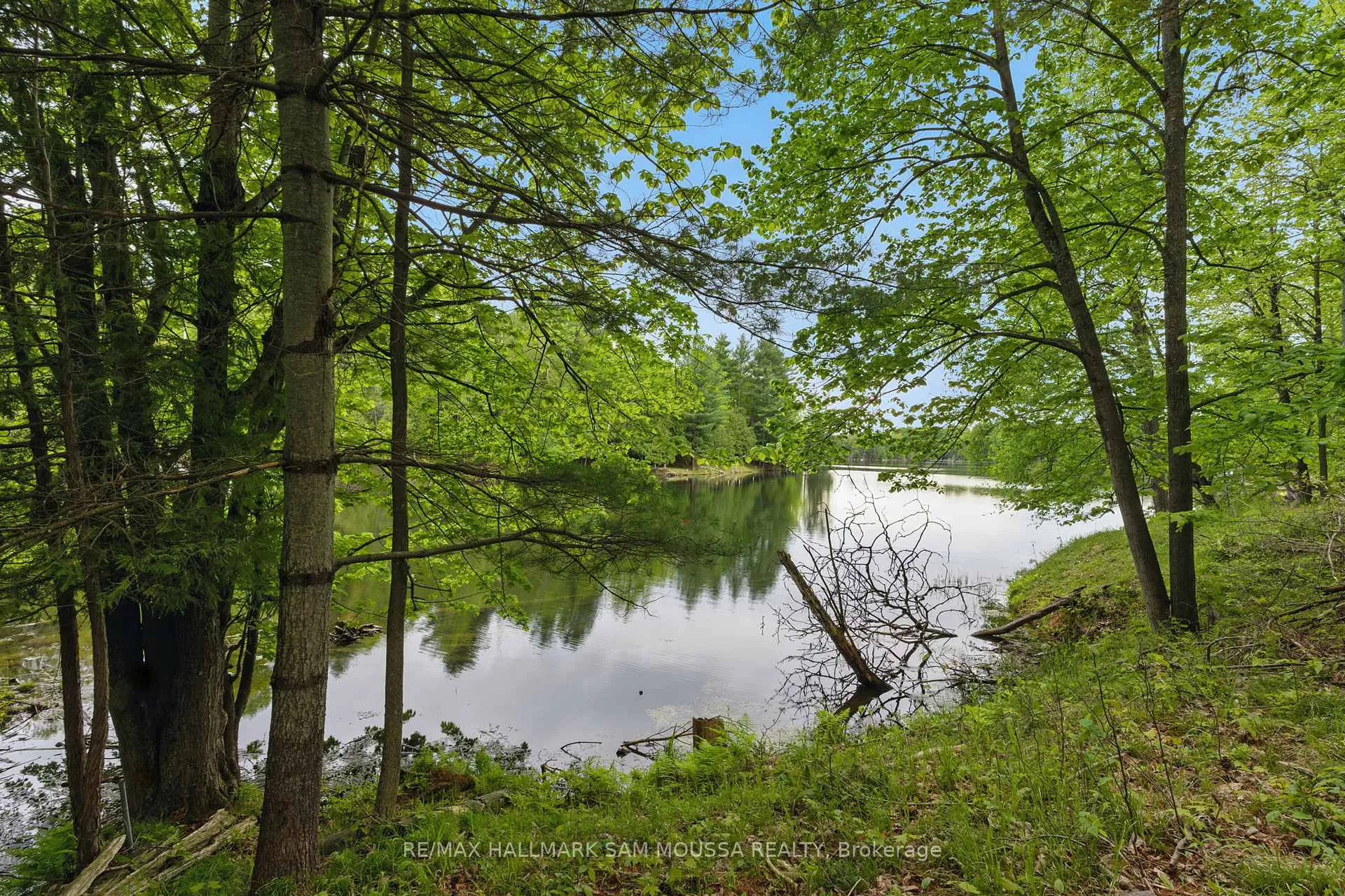 Photo 8 of 525 Miner's Point Drive, Tay Valley, Bathurst/Burgess & Sherbrooke (North Burgess) Twp — HOMEH