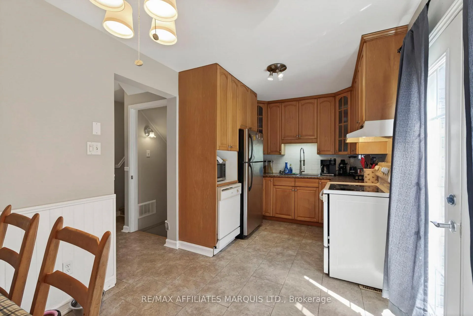 Photo 11 of 2122 Tollgate Road W, Cornwall — HOMEH