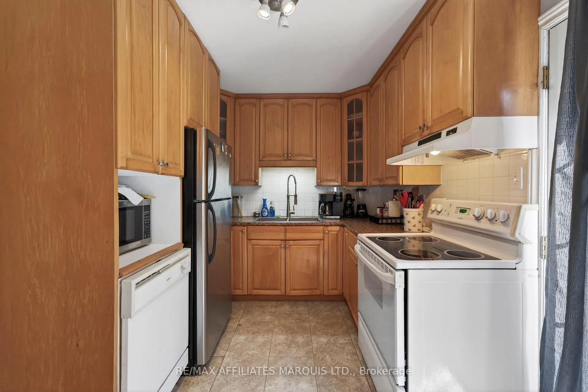 Photo 12 of 2122 Tollgate Road W, Cornwall — HOMEH