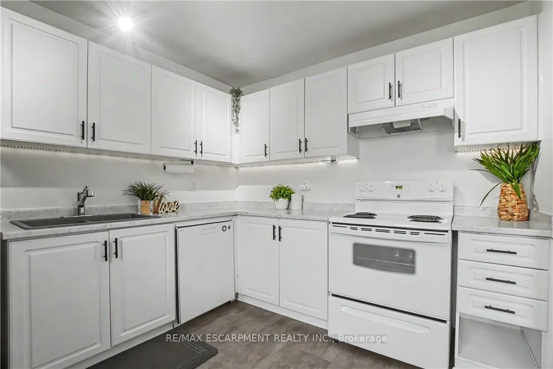 Photo 11 of Unit 15, 1190 Upper Ottawa Street, Hamilton, Quinndale — HOMEH