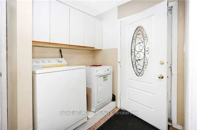 Photo 5 of 402 Chandos Court, Oshawa, Lakeview — HOMEH