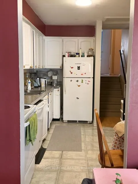 Photo 11 of 402 Chandos Court, Oshawa, Lakeview — HOMEH
