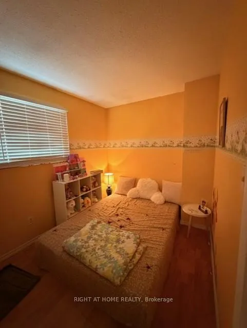 Photo 15 of 402 Chandos Court, Oshawa, Lakeview — HOMEH
