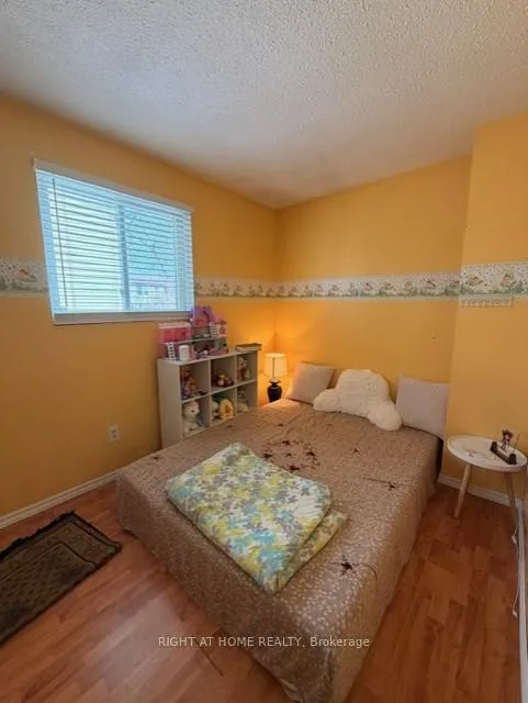 Photo 16 of 402 Chandos Court, Oshawa, Lakeview — HOMEH