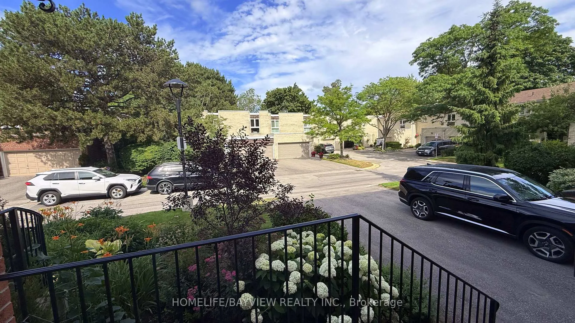 Photo 2 of 85 Crimson Millway, North York, St. Andrew-Windfields — HOMEH