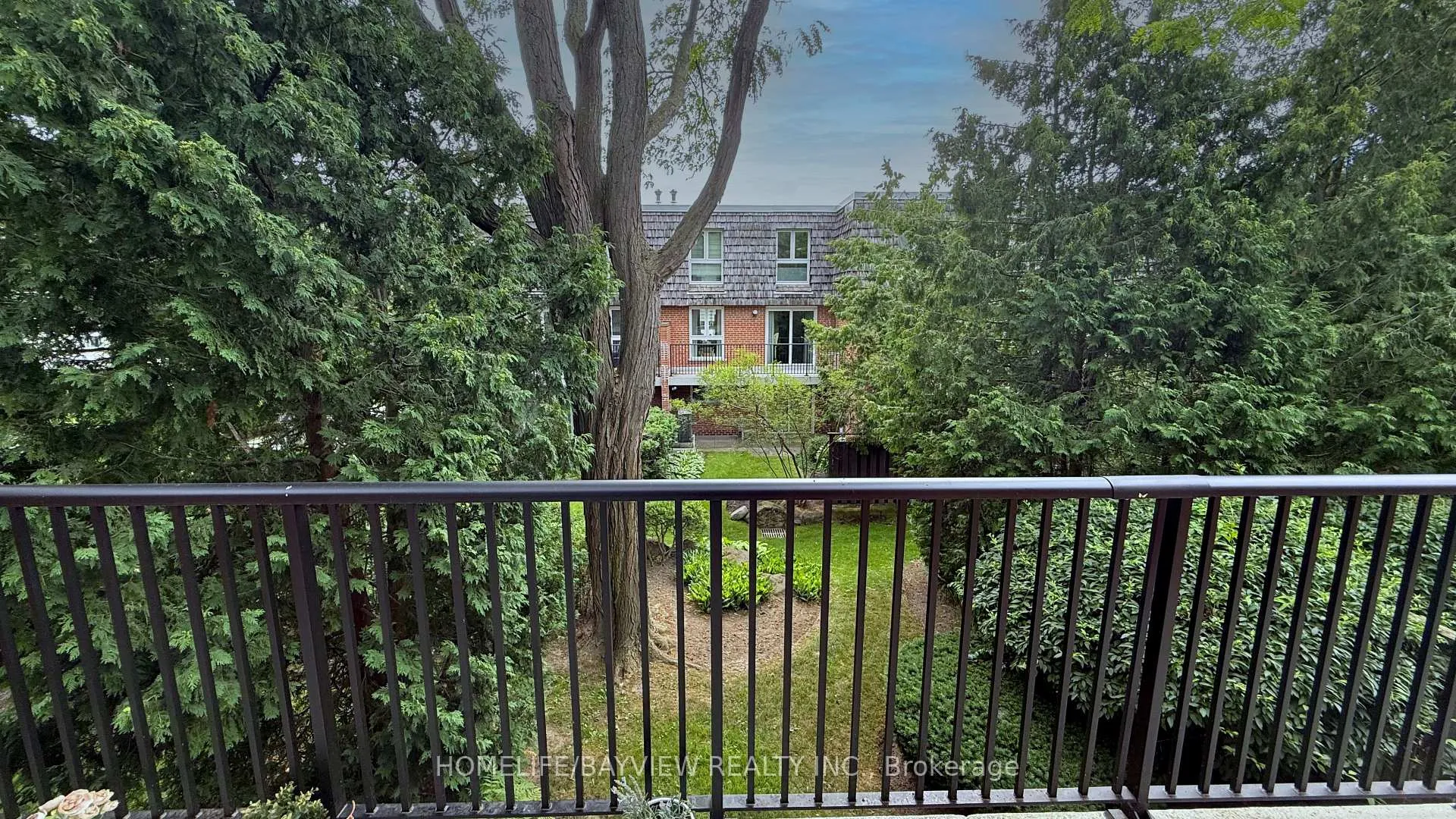 Photo 36 of 85 Crimson Millway, North York, St. Andrew-Windfields — HOMEH
