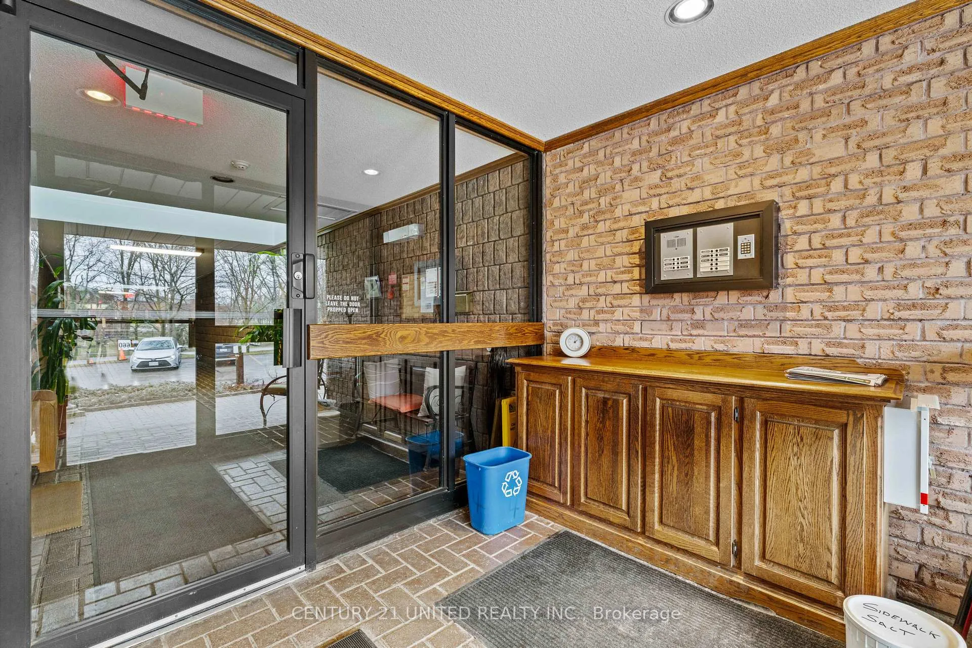 Photo 3 of Unit 3, 660 Whitaker Street, Peterborough, Ashburnham Ward 4 — HOMEH
