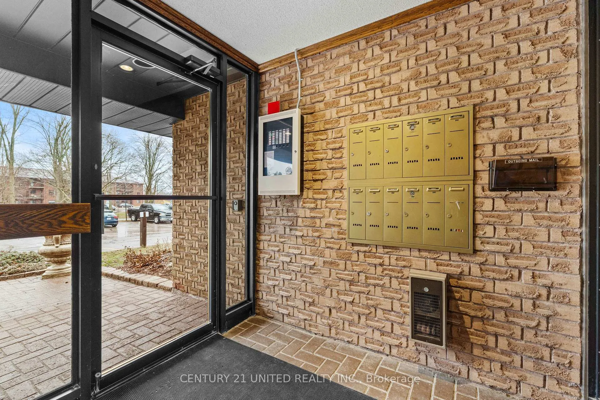 Photo 4 of Unit 3, 660 Whitaker Street, Peterborough, Ashburnham Ward 4 — HOMEH