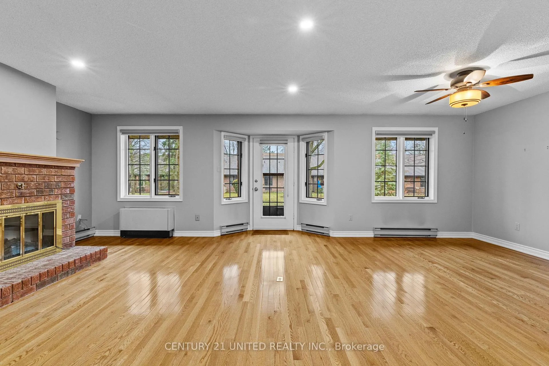 Photo 1 of Unit 3, 660 Whitaker Street, Peterborough, Ashburnham Ward 4 — HOMEH