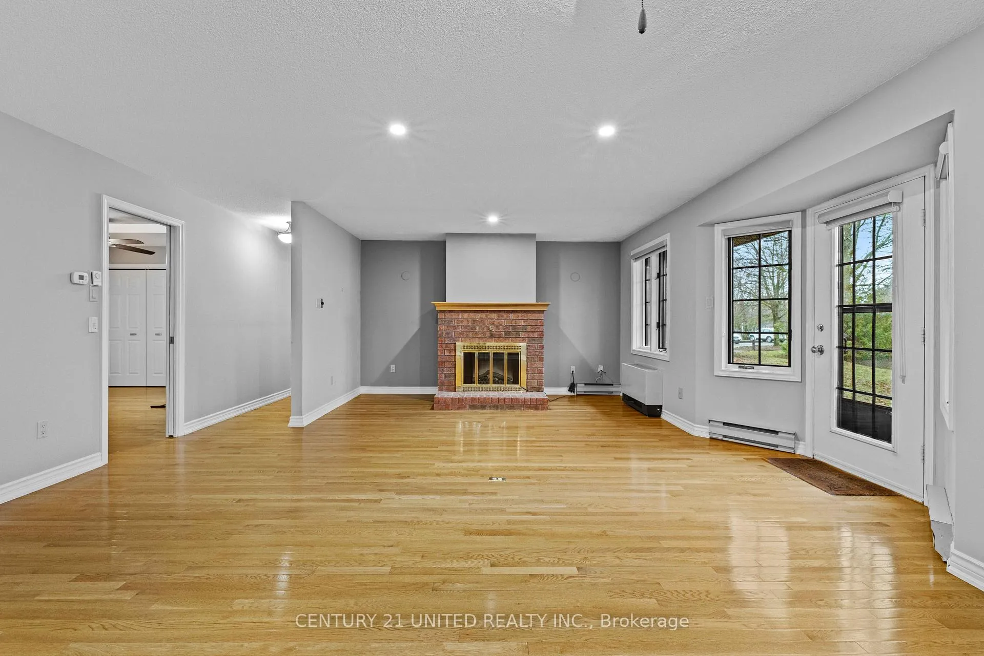 Photo 13 of Unit 3, 660 Whitaker Street, Peterborough, Ashburnham Ward 4 — HOMEH