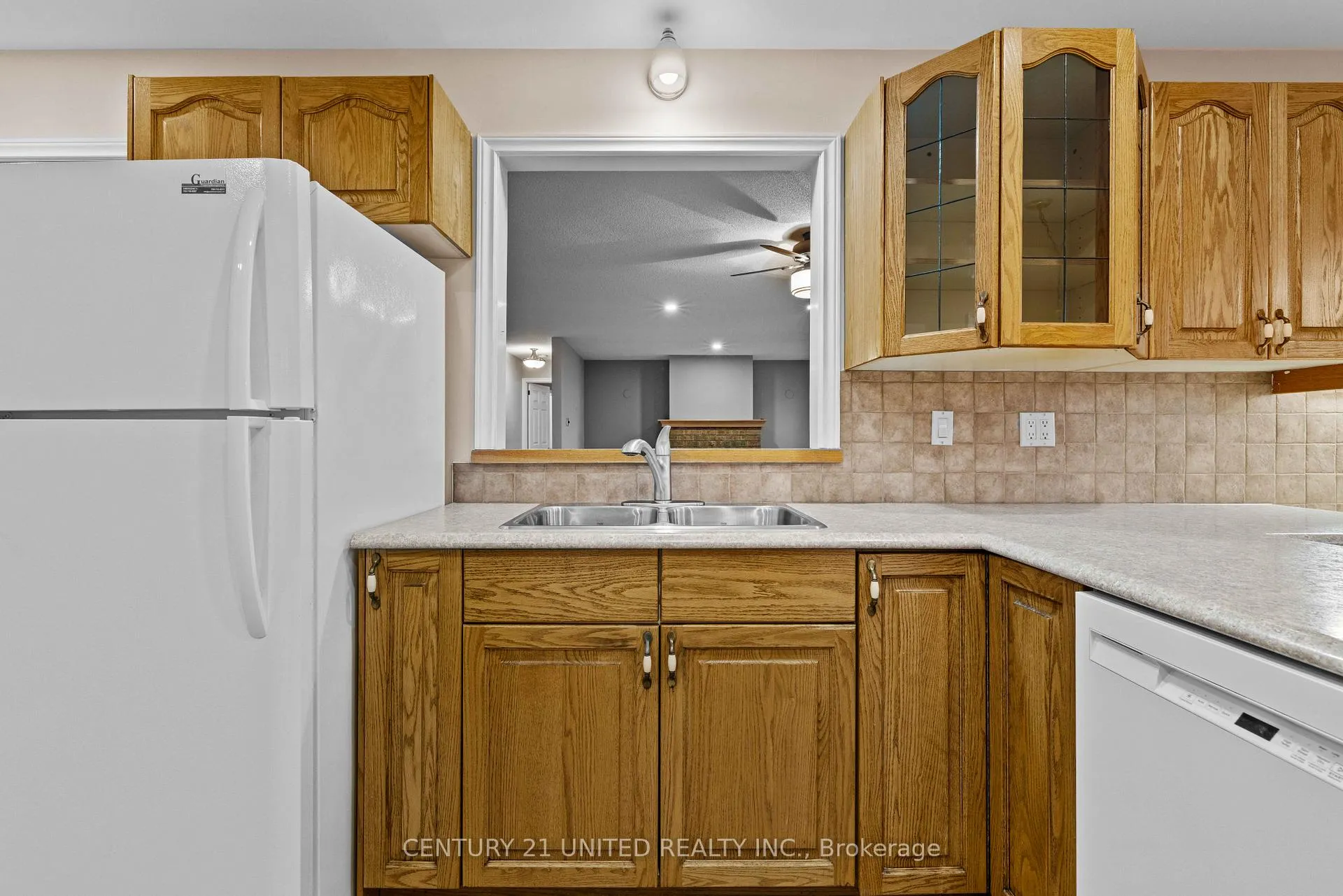 Photo 19 of Unit 3, 660 Whitaker Street, Peterborough, Ashburnham Ward 4 — HOMEH