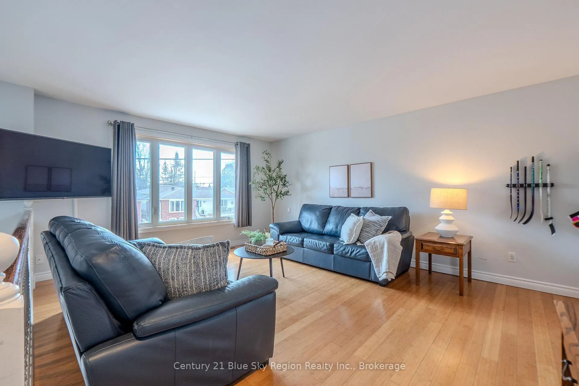 Photo 8 of 85 Shallot Crescent, North Bay, Birchaven — HOMEH
