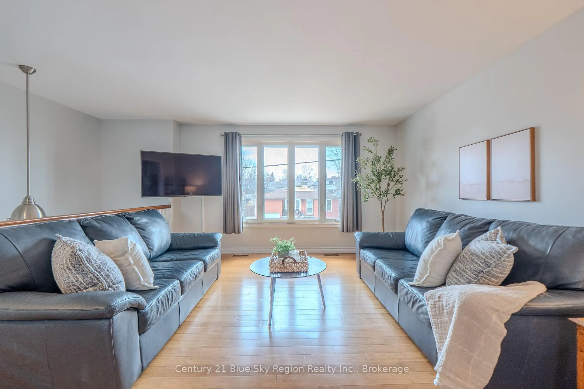 Photo 9 of 85 Shallot Crescent, North Bay, Birchaven — HOMEH