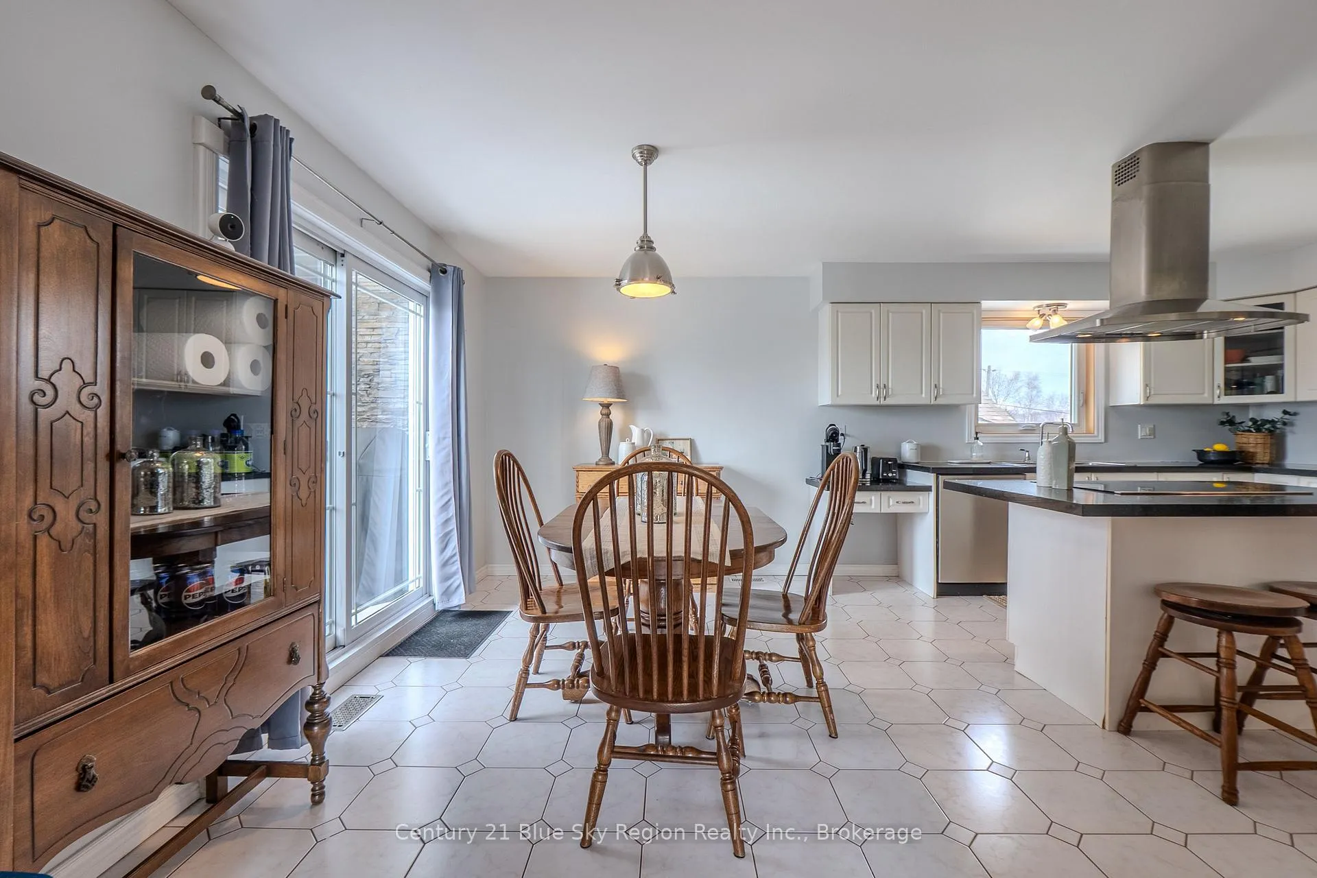 Photo 11 of 85 Shallot Crescent, North Bay, Birchaven — HOMEH