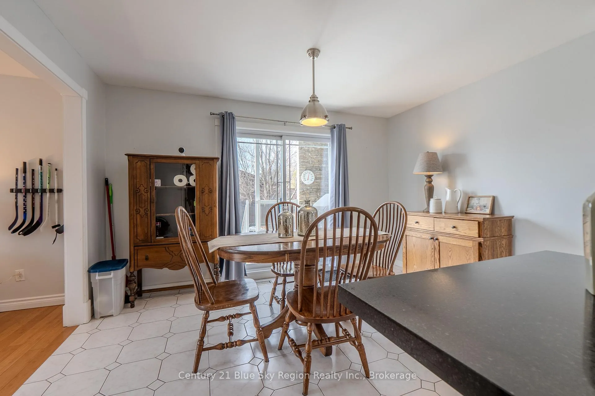 Photo 12 of 85 Shallot Crescent, North Bay, Birchaven — HOMEH