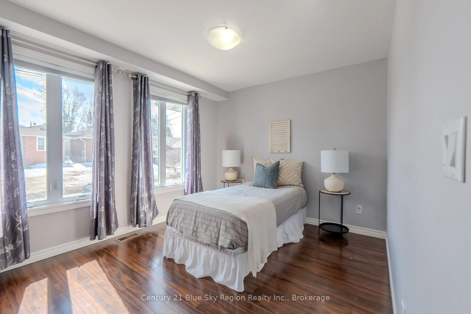 Photo 33 of 85 Shallot Crescent, North Bay, Birchaven — HOMEH