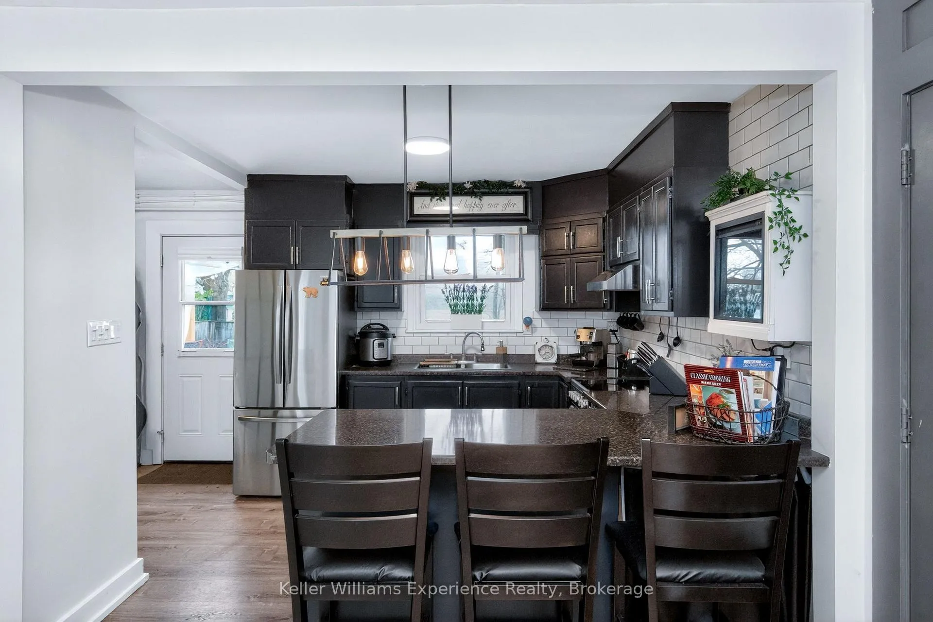 Photo 16 of 556 Johnson Street, Midland — HOMEH