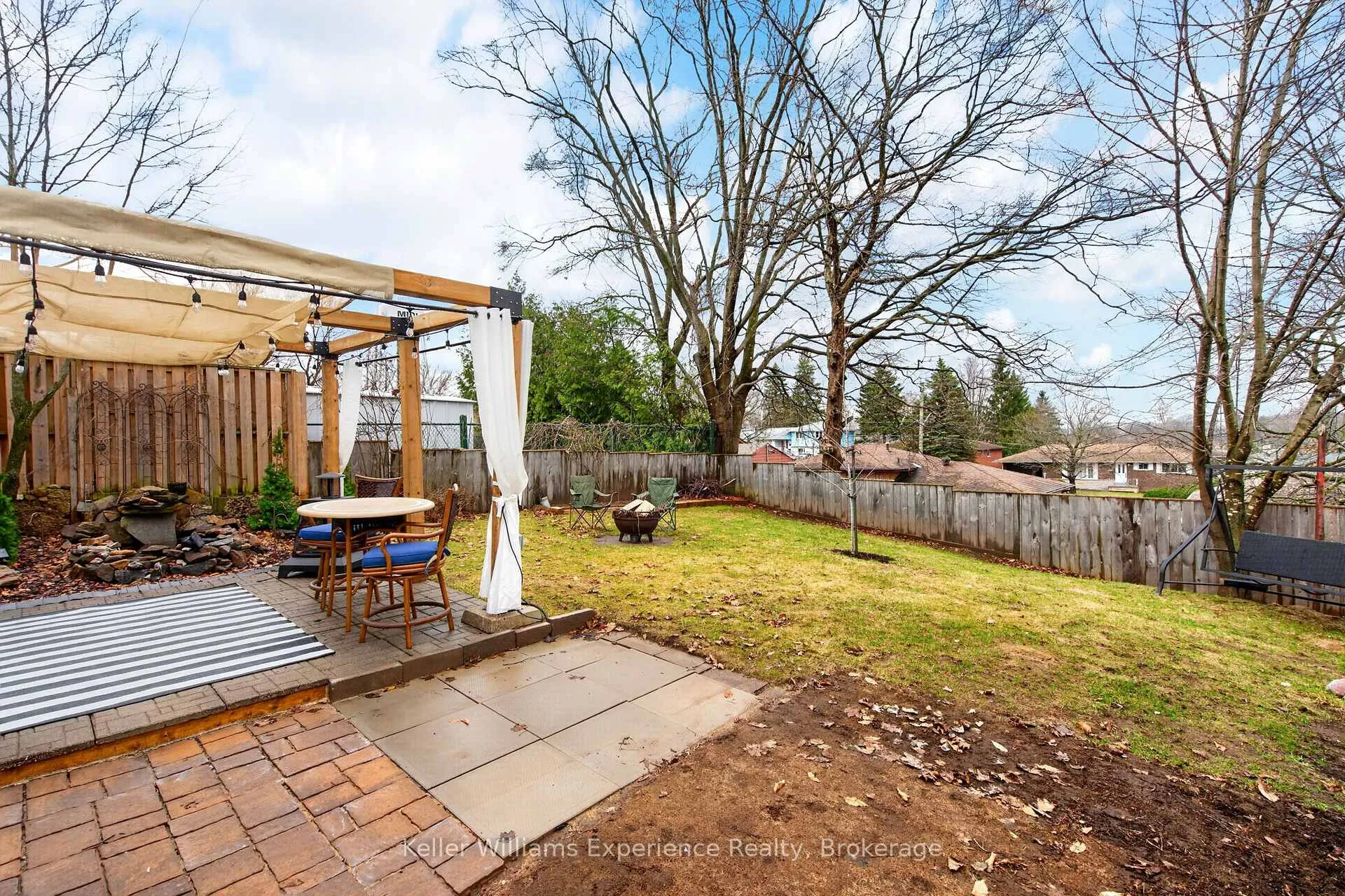 Photo 38 of 556 Johnson Street, Midland — HOMEH