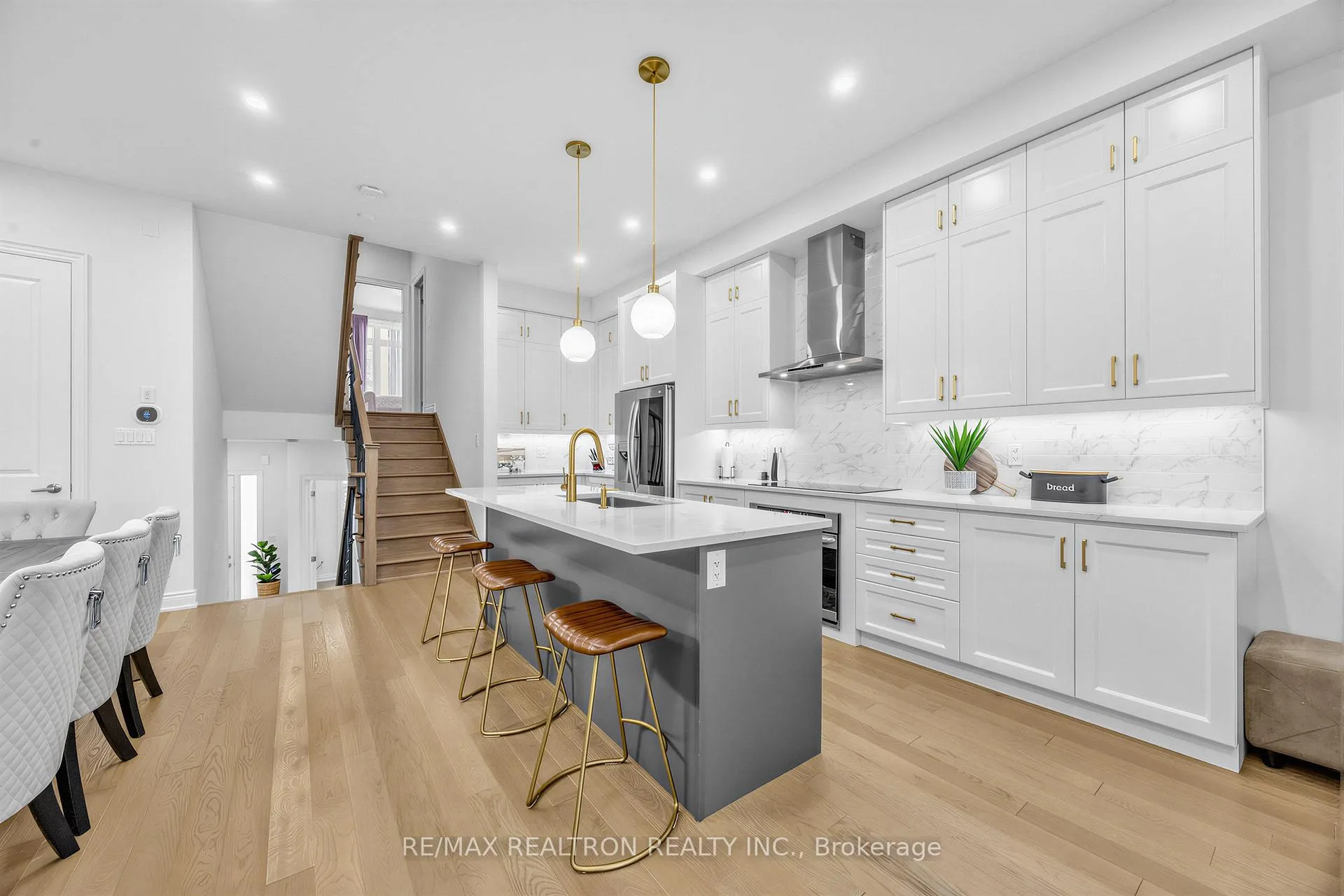 Photo 8 of 9532 Weston Road, Vaughan, Vellore Village — HOMEH