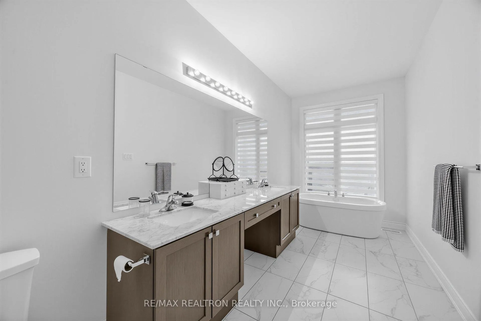 Photo 23 of 9532 Weston Road, Vaughan, Vellore Village — HOMEH