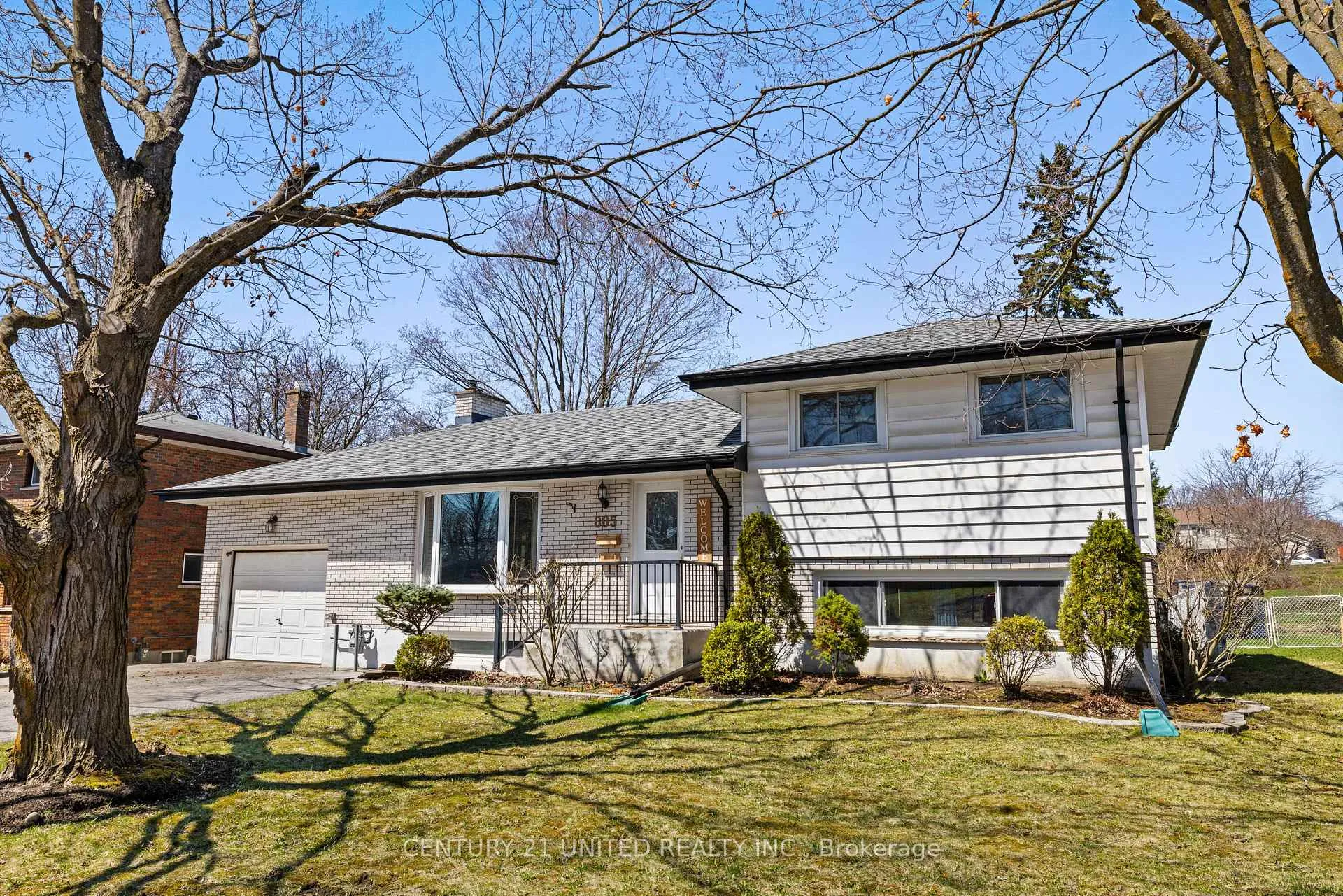 Front of 805 Highland Court