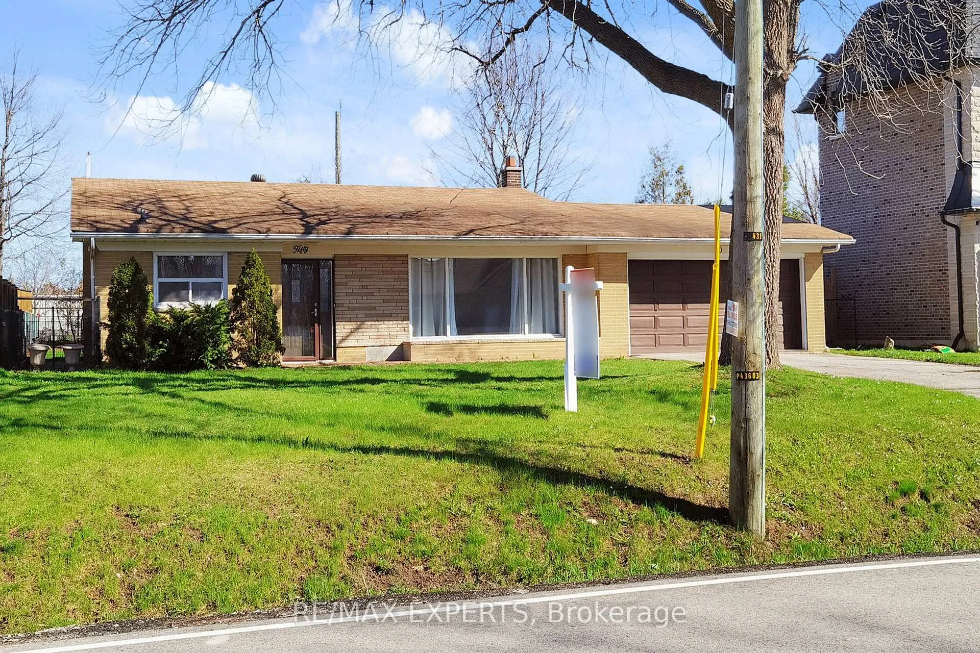 Photo 2 of 50 Goodman Crescent, Vaughan, Maple — HOMEH