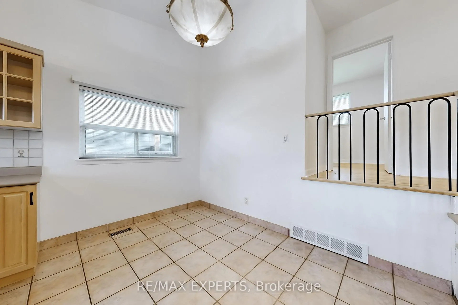 Photo 17 of 50 Goodman Crescent, Vaughan, Maple — HOMEH