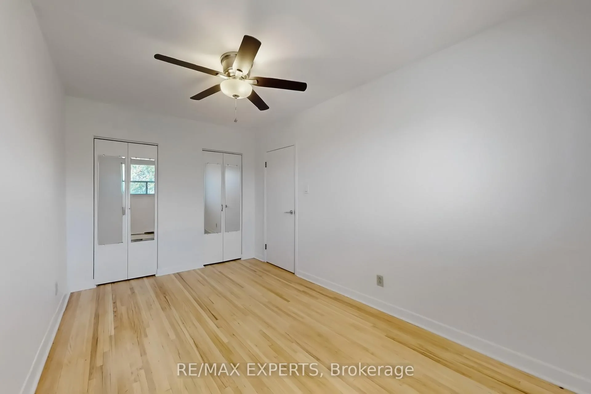 Photo 23 of 50 Goodman Crescent, Vaughan, Maple — HOMEH
