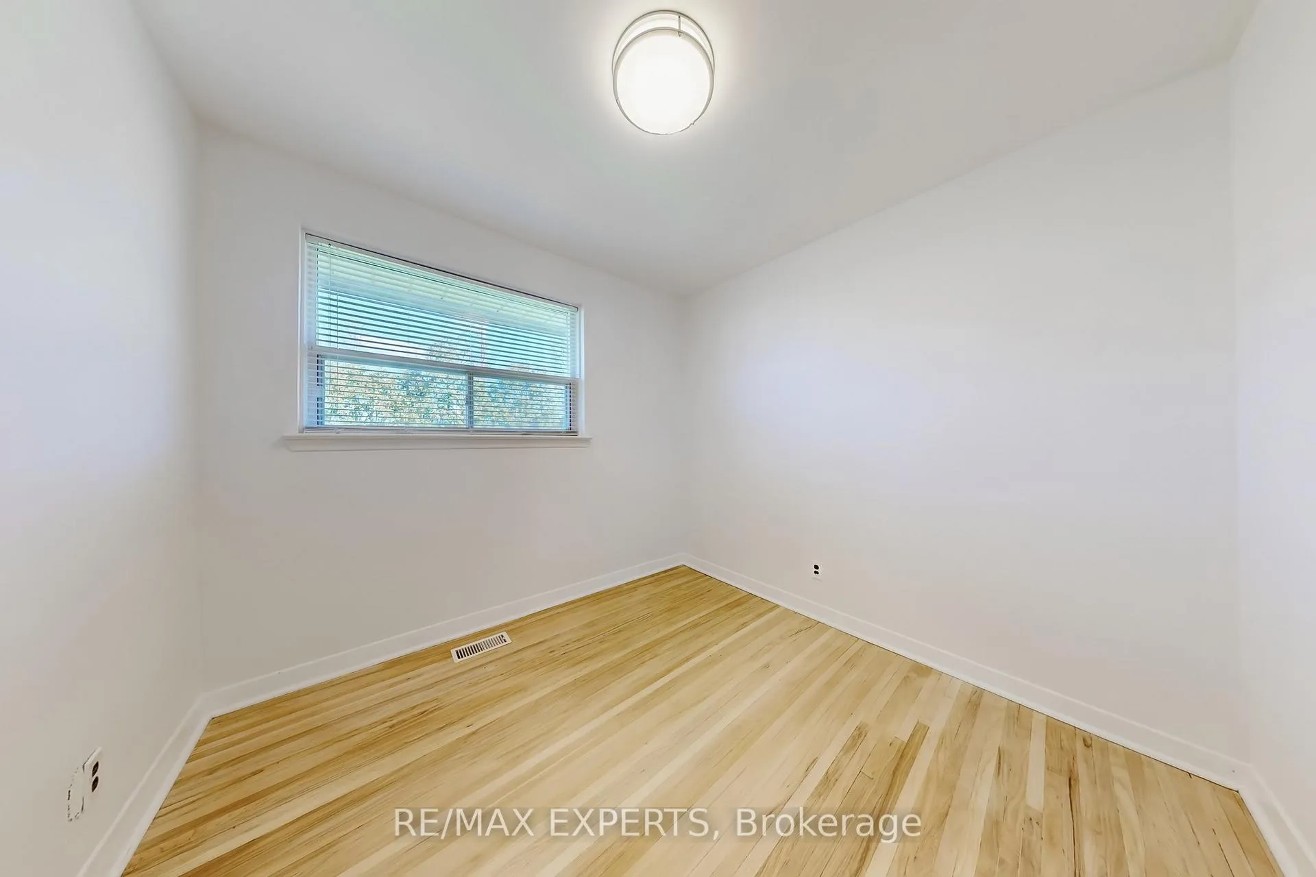 Photo 30 of 50 Goodman Crescent, Vaughan, Maple — HOMEH