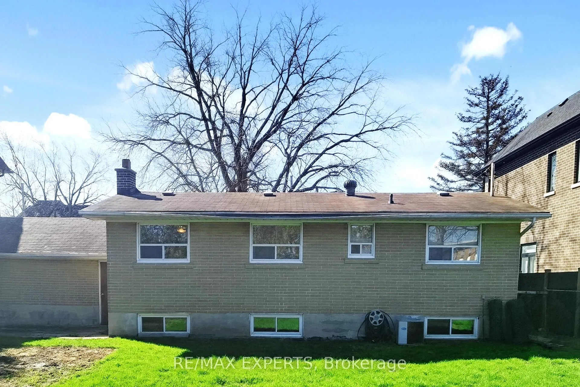 Photo 41 of 50 Goodman Crescent, Vaughan, Maple — HOMEH