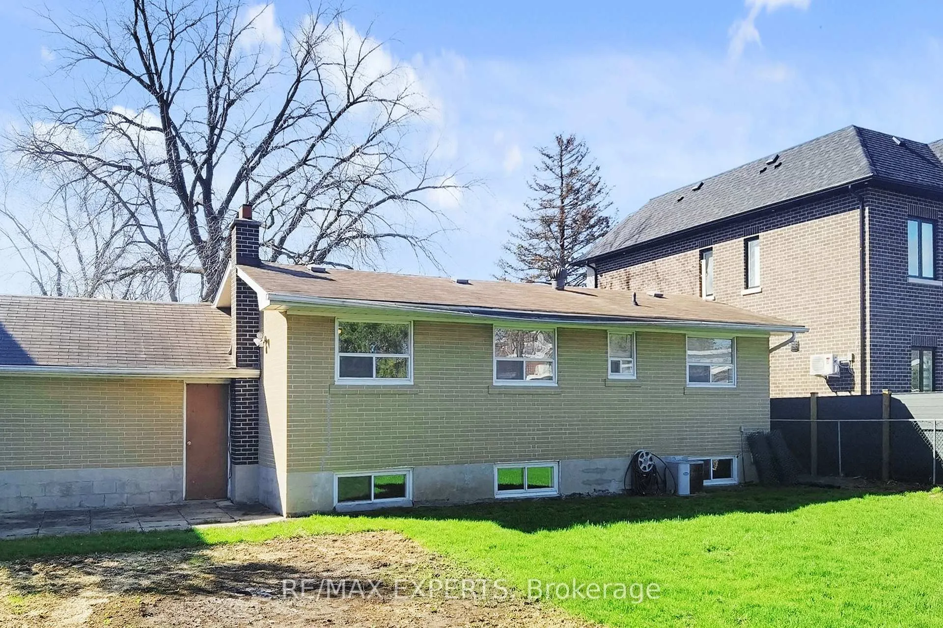 Photo 42 of 50 Goodman Crescent, Vaughan, Maple — HOMEH