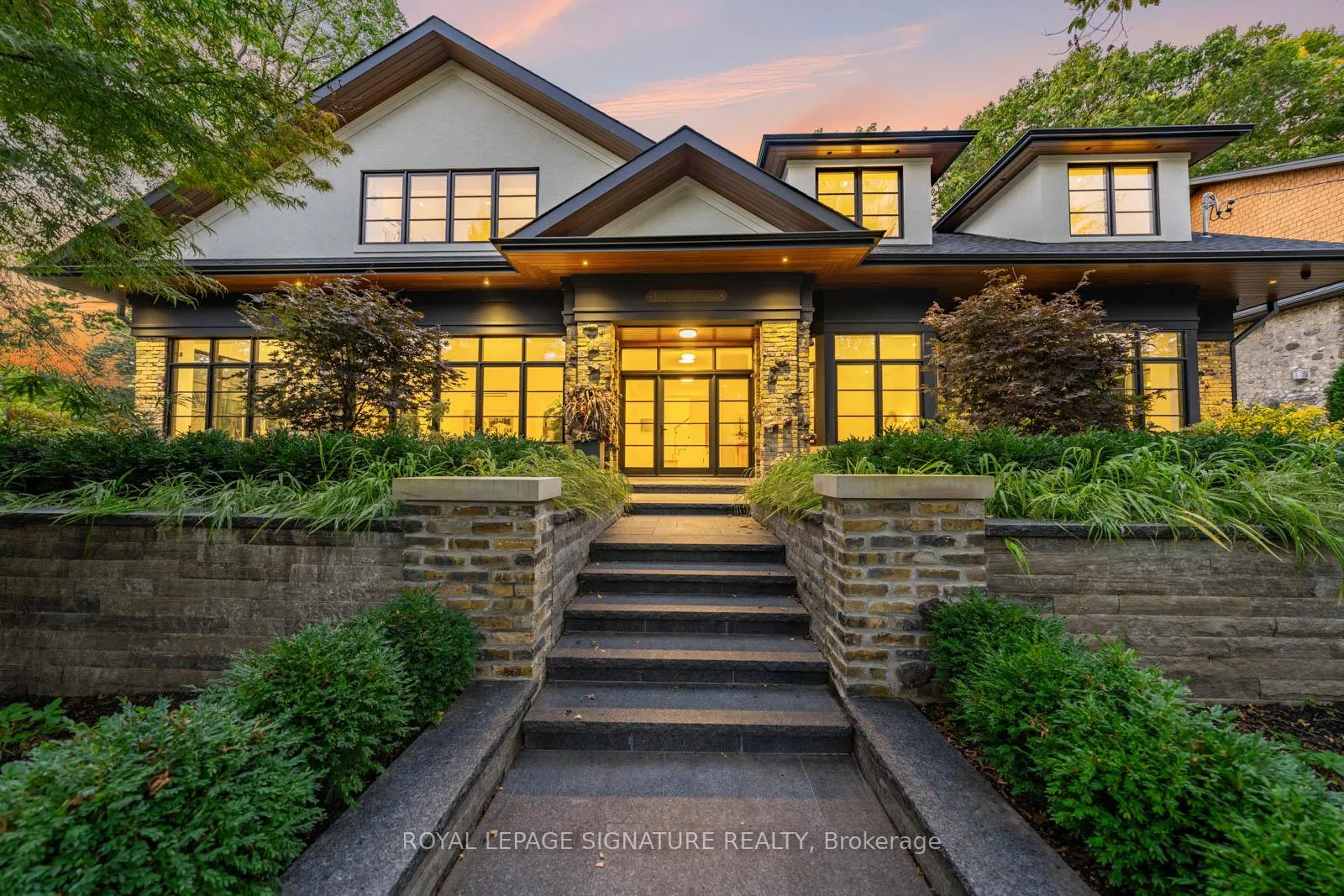 Photo 2 of 8 Crown Park Road, Toronto, The Beaches — HOMEH