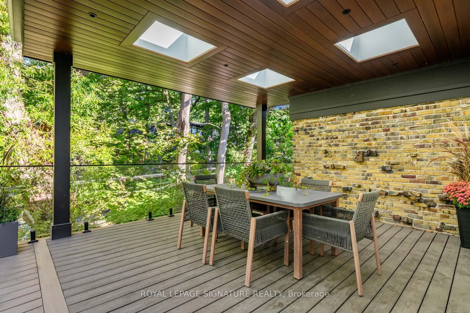 Photo 25 of 8 Crown Park Road, Toronto, The Beaches — HOMEH