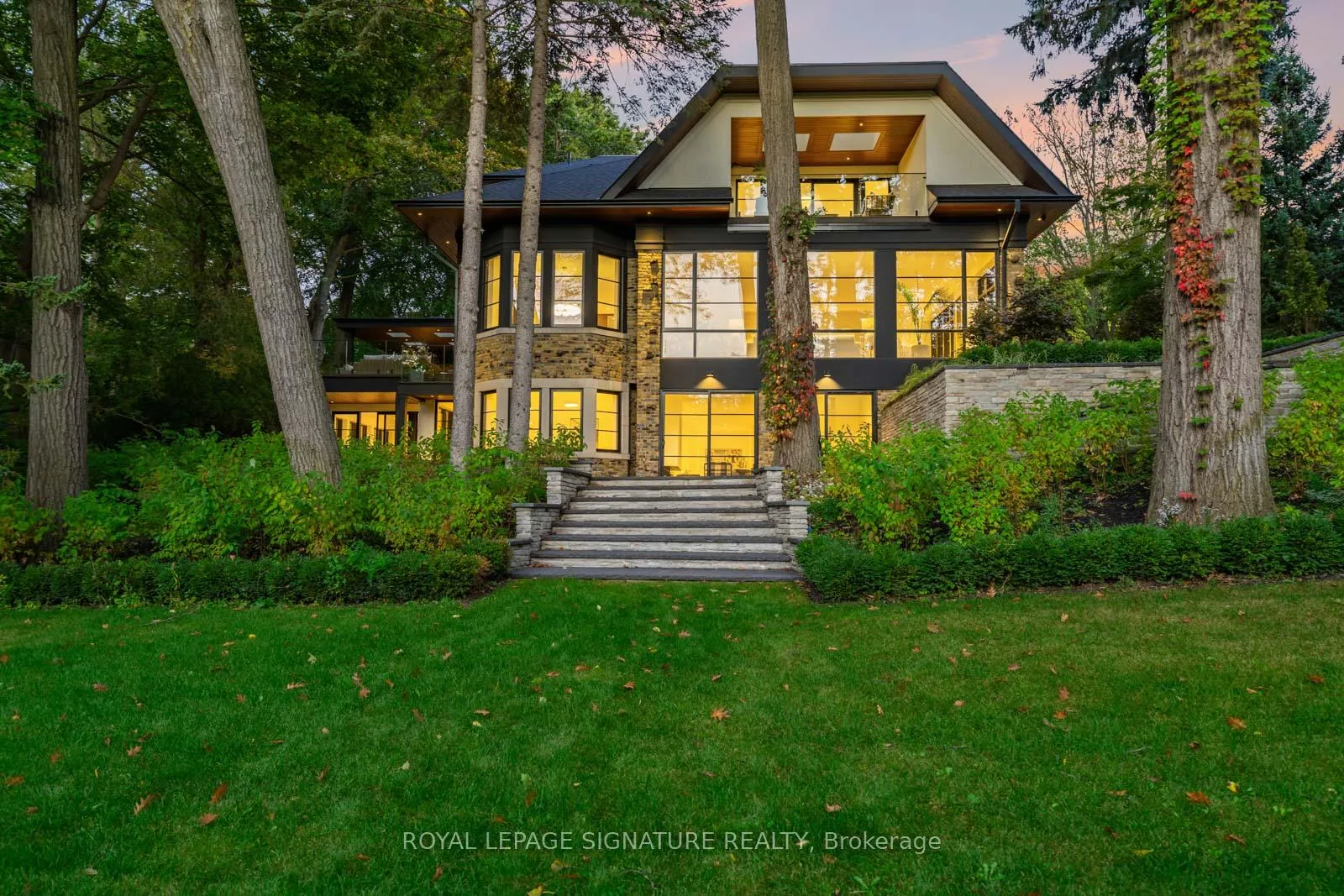 Photo 46 of 8 Crown Park Road, Toronto, The Beaches — HOMEH
