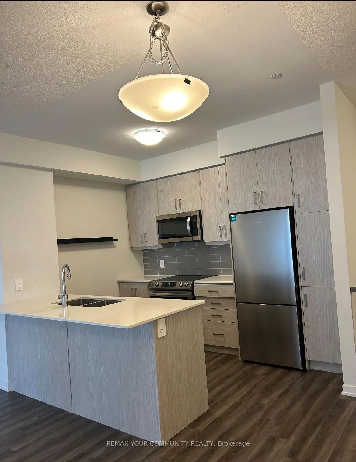 Photo 4 of Unit 93, 39 Honeycrisp Crescent, Vaughan, Vaughan Corporate Centre — HOMEH