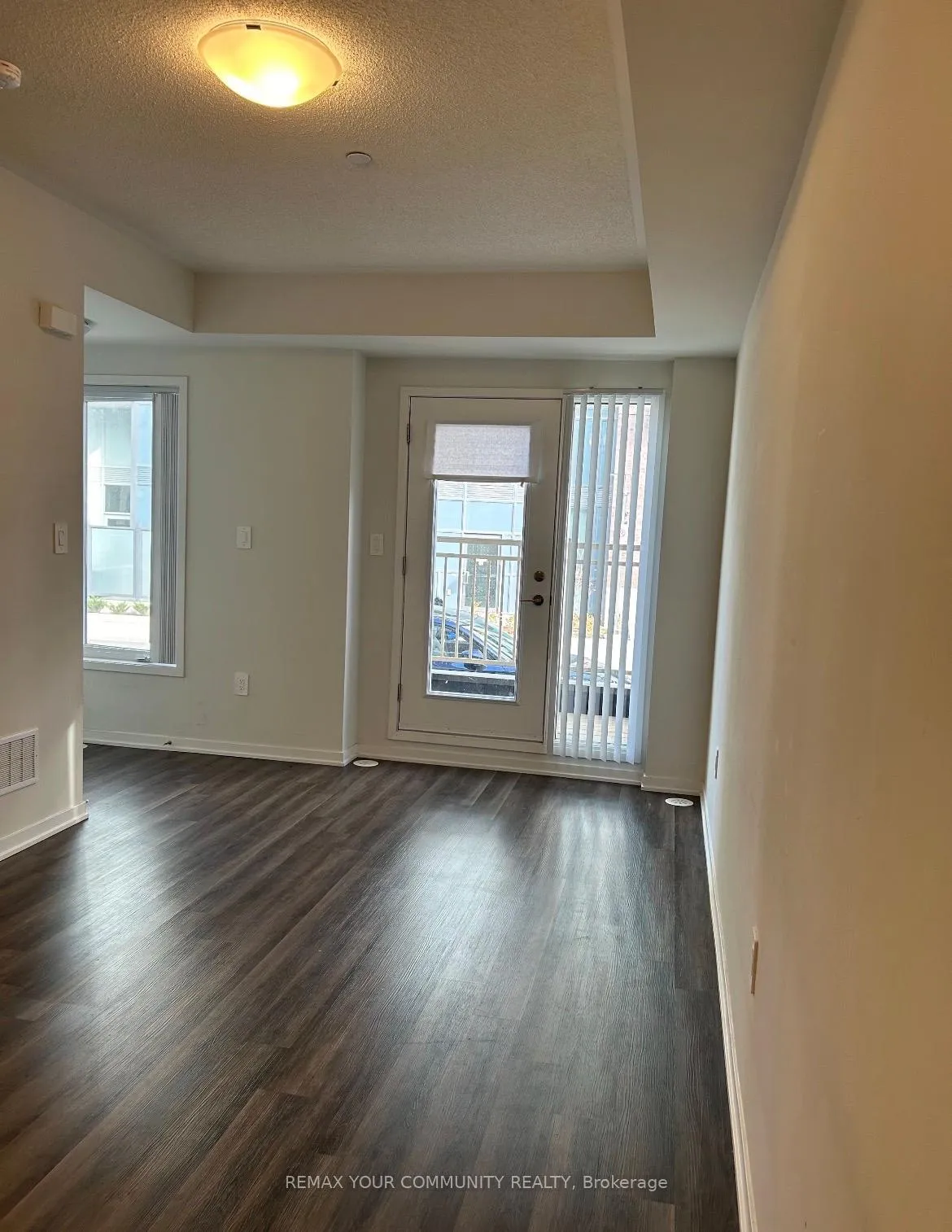 Photo 5 of Unit 93, 39 Honeycrisp Crescent, Vaughan, Vaughan Corporate Centre — HOMEH