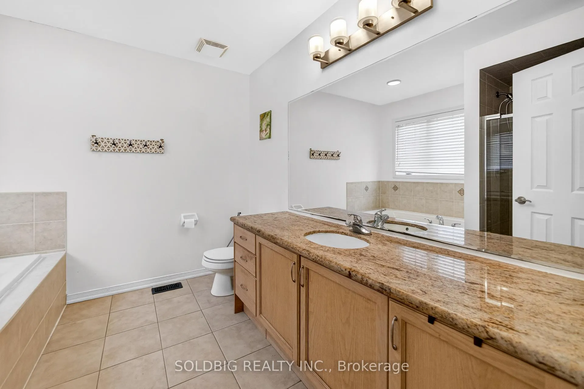 Photo 23 of 424 Chandler Crescent, Milton, Scott — HOMEH