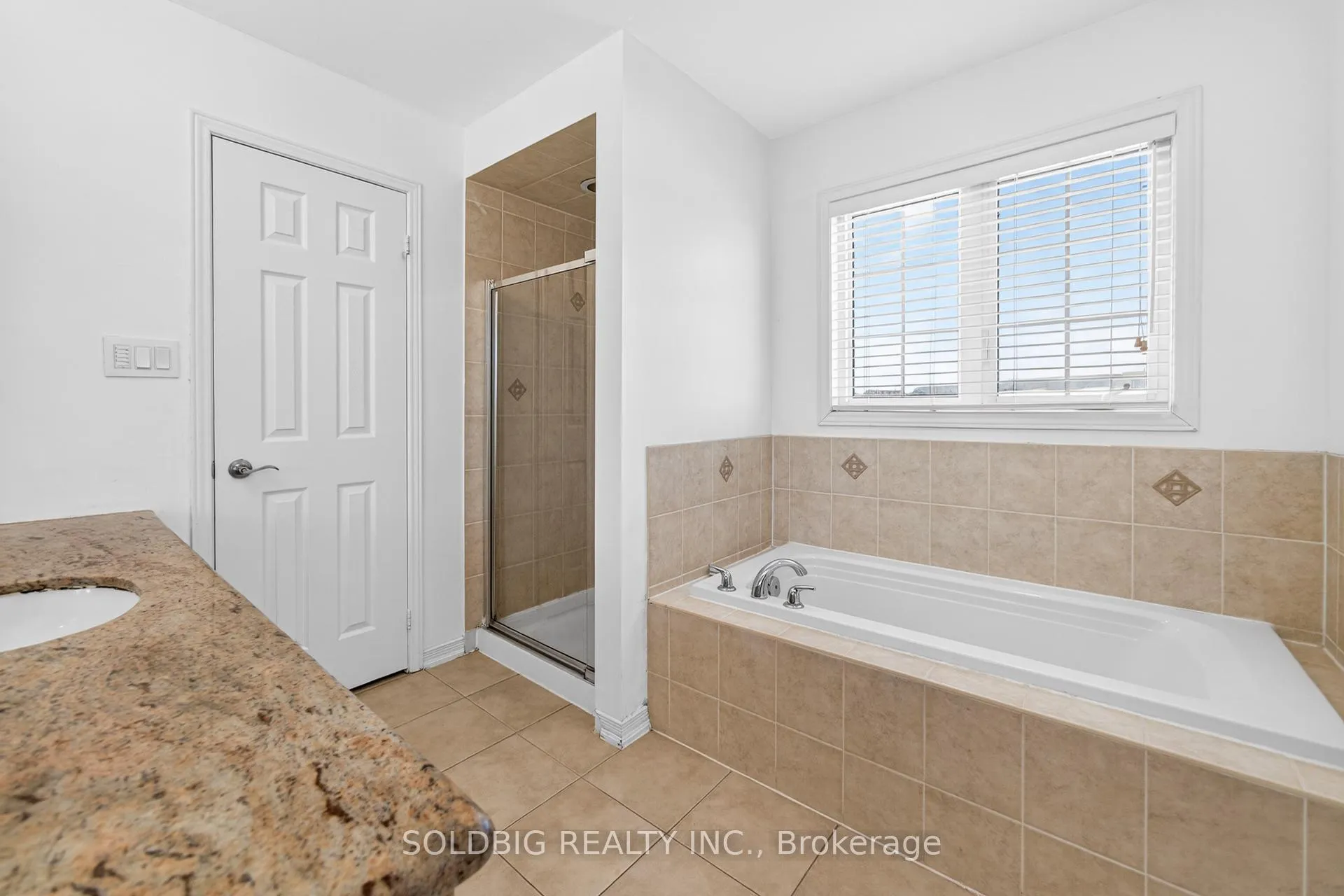 Photo 24 of 424 Chandler Crescent, Milton, Scott — HOMEH