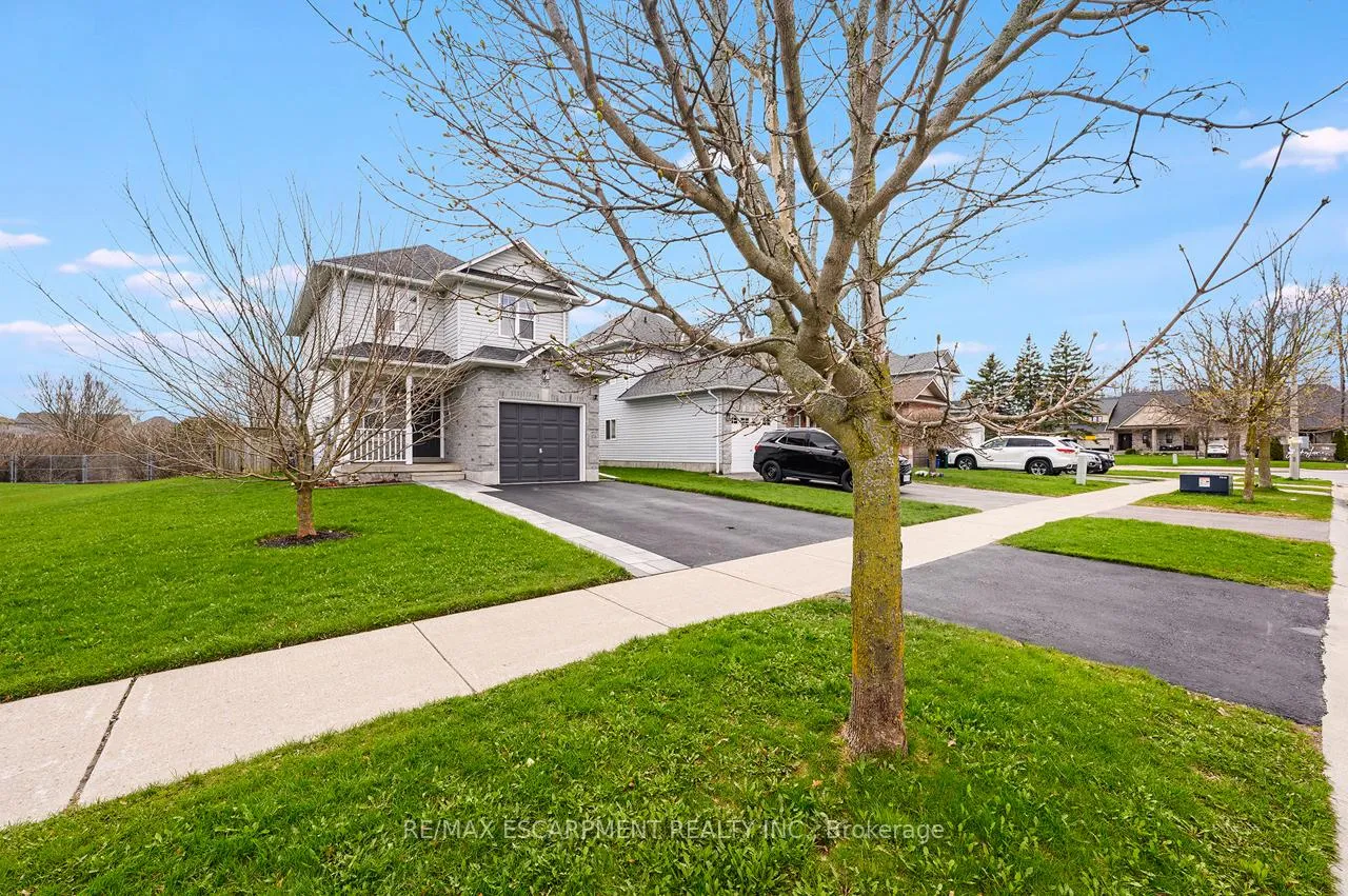 Photo 2 of 255 Hilltop Drive, North Dumfries — HOMEH