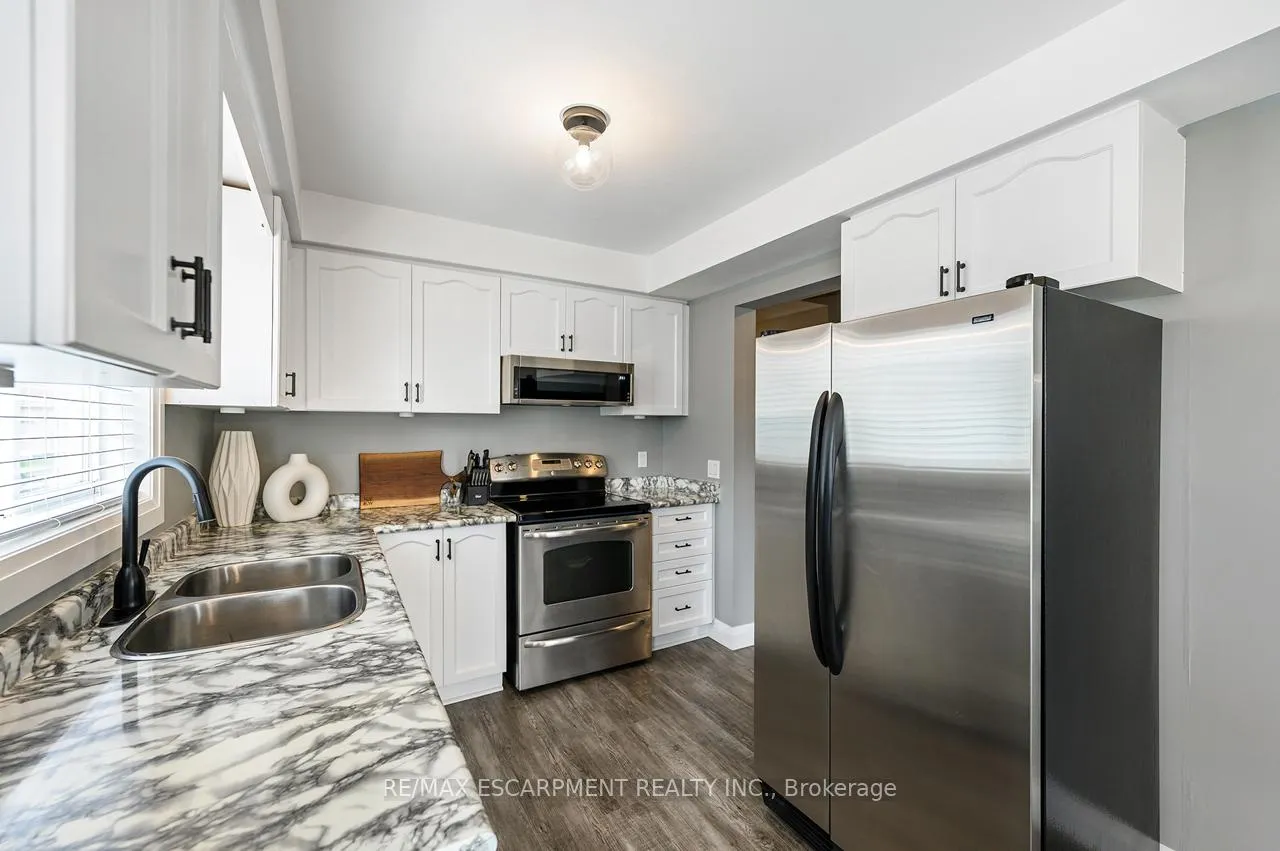 Photo 7 of 255 Hilltop Drive, North Dumfries — HOMEH