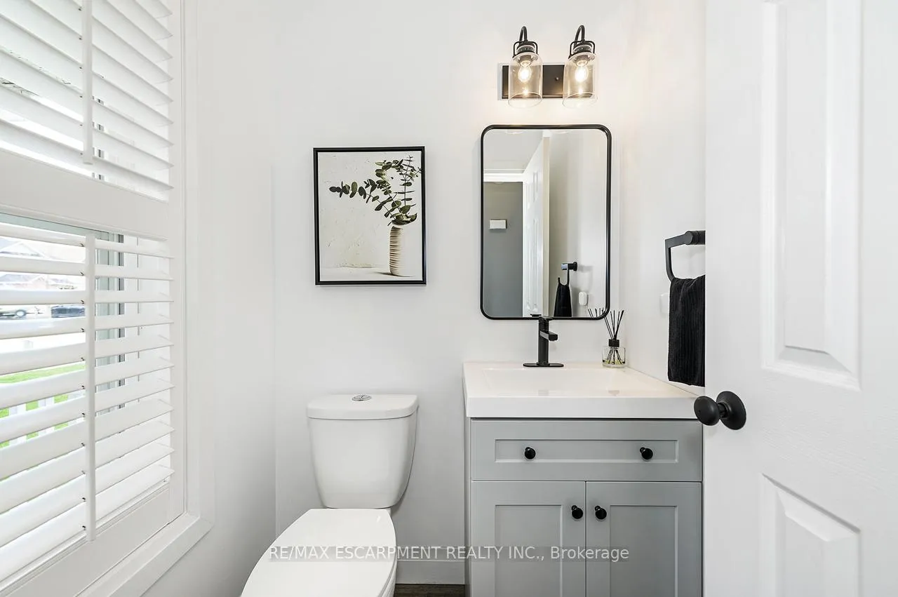 Photo 16 of 255 Hilltop Drive, North Dumfries — HOMEH