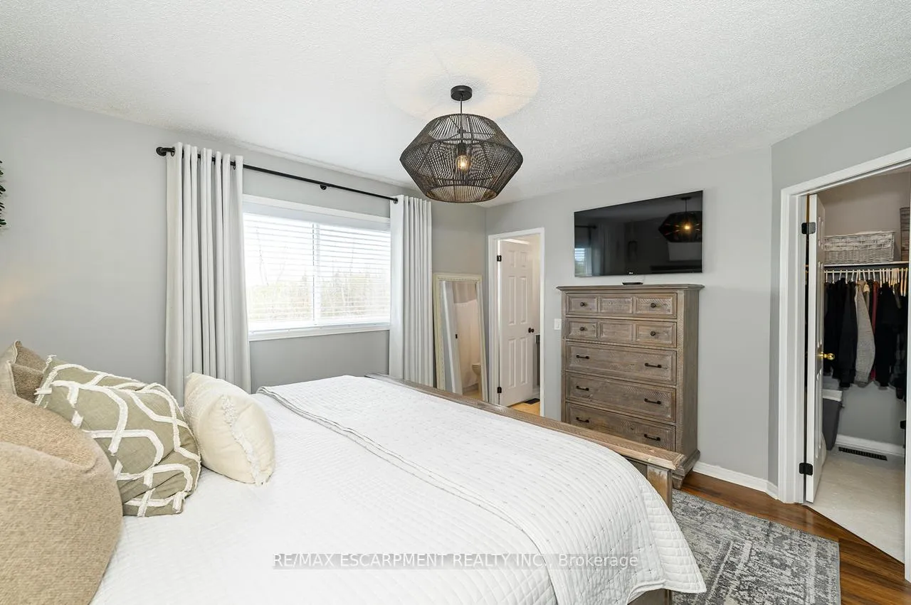 Photo 19 of 255 Hilltop Drive, North Dumfries — HOMEH